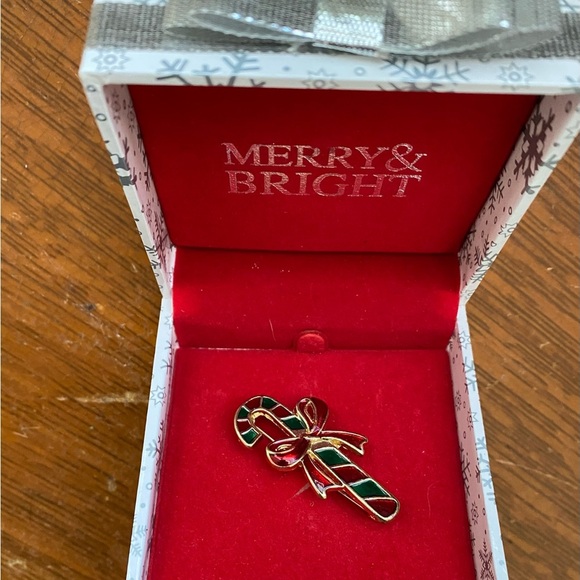 Beautiful Holiday brooch. Candy cane. New condition. Box included. - Picture 2 of 5